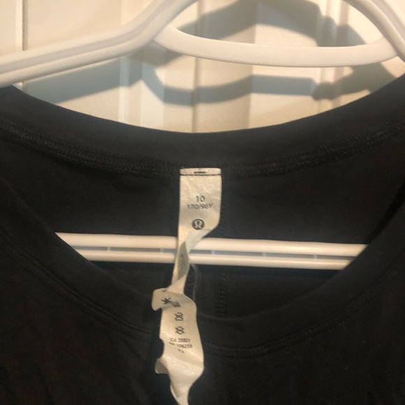 Lululemon crop tee - Picture 2 of 3